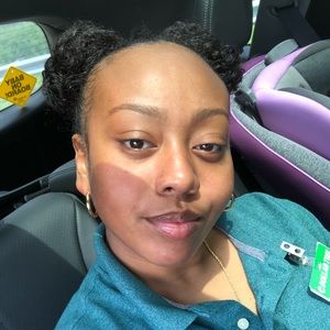 Meet your Posher, Candace